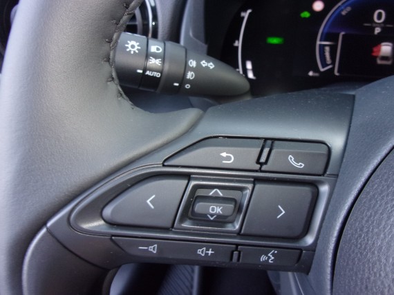 TOYOTA YARIS CROSS YARIS CROSS BLANCHE-016.jpg